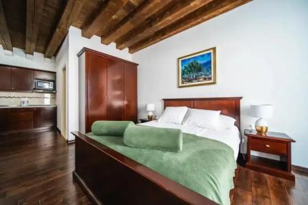 Sunce Palace Apartments with Free Offsite Parking - 41