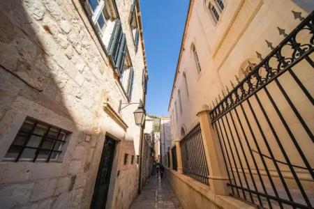 Sunce Palace Apartments with Free Offsite Parking - 44