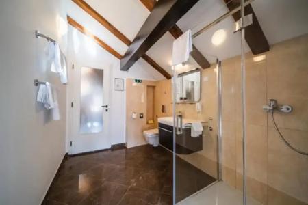 Sunce Palace Apartments with Free Offsite Parking - 7