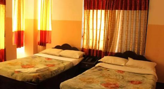 OYO 381 Pashupati Plaza - 4