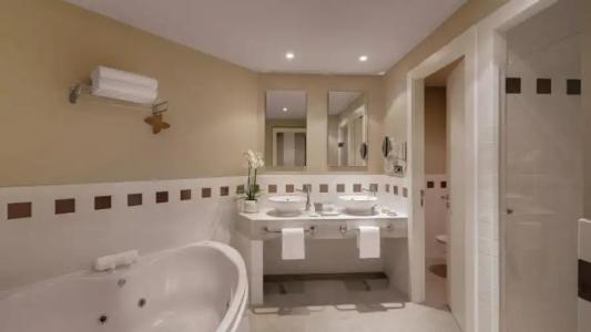 Precise Resort-The - 11