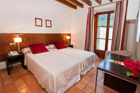 y Apartamentos DES PUIG - 15