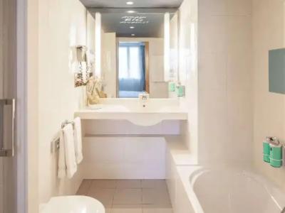 Novotel Barcelona Cornella - 54