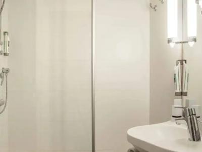 Ibis Barcelona Cornella - 33