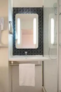 Ibis Barcelona Cornella - 12