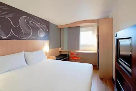 Ibis Barcelona Cornella - 3
