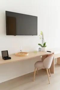 RH Ifach Family - 30