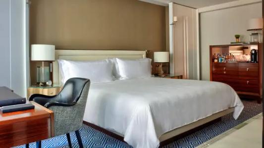 The Carlyle, A Rosewood - 25