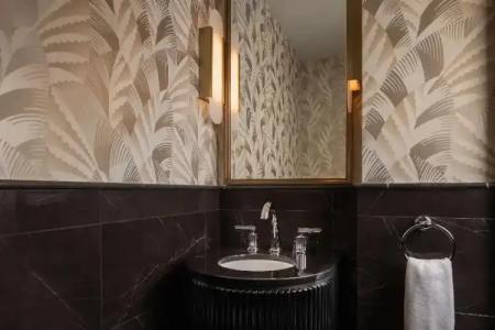 Waldorf Astoria - 51