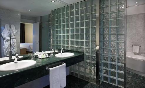 NH Collection Villa de - 35