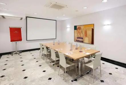 NH Collection Villa de - 23