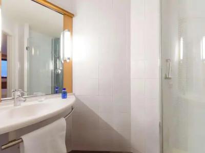 Ibis Bilbao Centro - 8