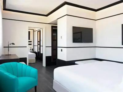 H10 Marina Barcelona - 40