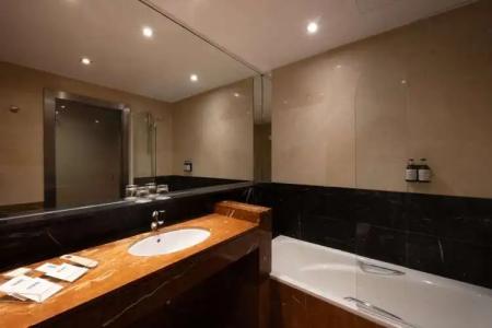 Catalonia Diagonal Centro - 9