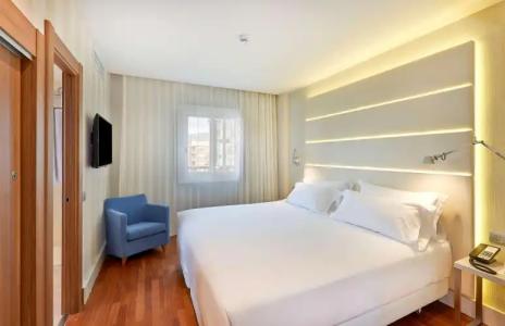 NH Barcelona les Corts - 13