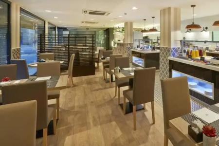 NH Barcelona les Corts - 21