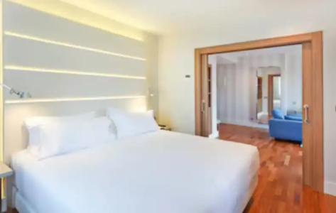 NH Barcelona les Corts - 49