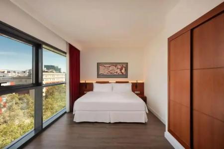 Renaissance Barcelona - 26