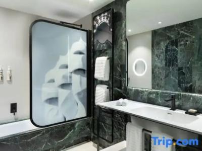 Renaissance Barcelona - 77