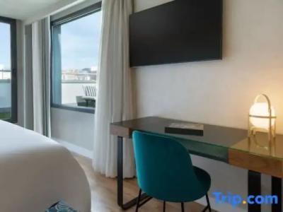 Renaissance Barcelona - 75