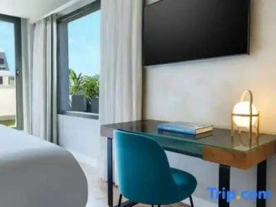 Renaissance Barcelona - 73