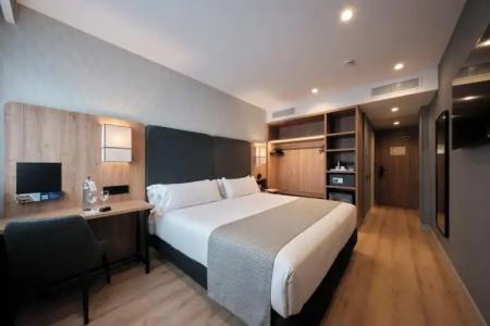 Catalonia La Maquinista - 50