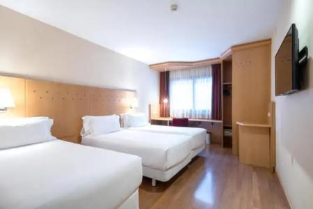 Catalonia La Maquinista - 40