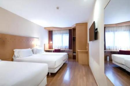 Catalonia La Maquinista - 42