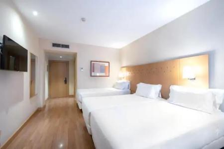 Catalonia La Maquinista - 41