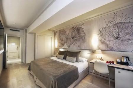 Sallés Pere IV - 24