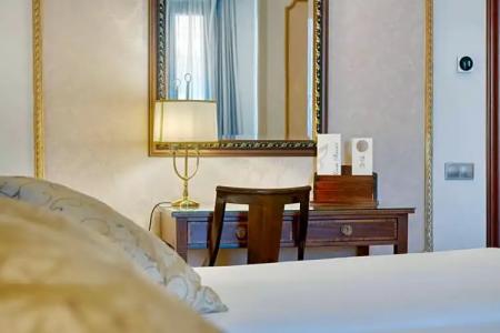 Roger de Llúria - 40