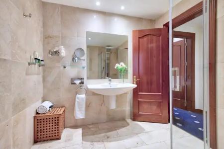 Roger de Llúria - 52