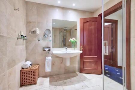 Roger de Llúria - 48