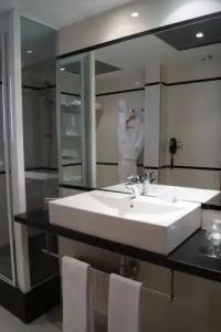 Best Western Premier Dante - 15