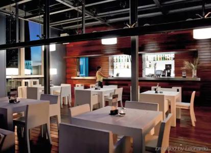 Novotel Barcelona City - 16