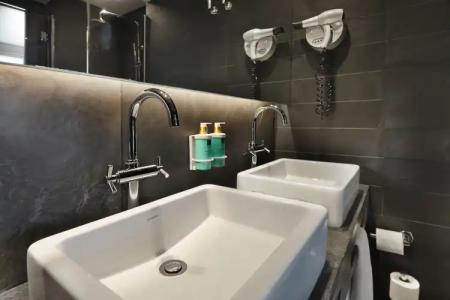 Novotel Barcelona City - 9