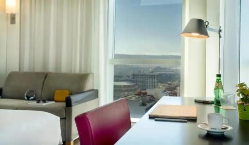 Novotel Barcelona City - 8