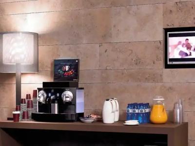 Novotel Barcelona City - 13