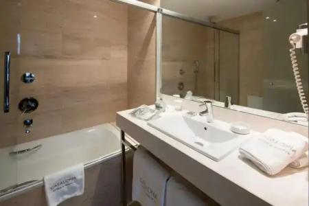 Catalonia Catedral - 54