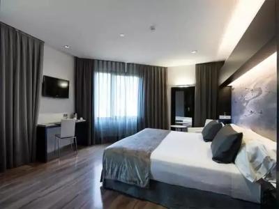 Catalonia Catedral - 33