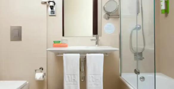 NH Barcelona Diagonal Center - 36