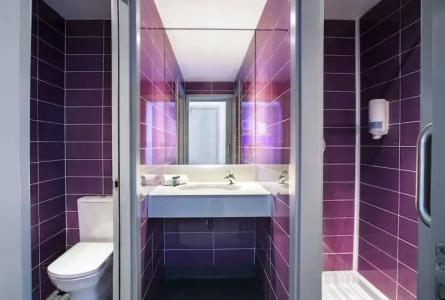 Twentytu Hostel Barcelona - 37