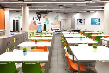 Twentytu Hostel Barcelona - 11