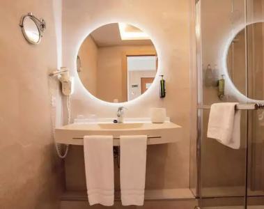 Ona Palmira Paguera - 38