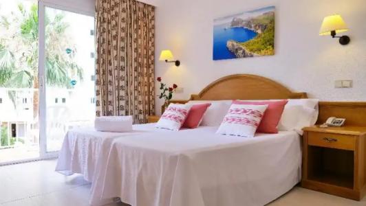 Valentin Reina Paguera - Adults Only - 105