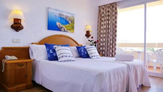 Valentin Reina Paguera - Adults Only - 106