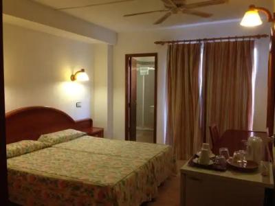 Hostal de la Caravel-la ll - 2