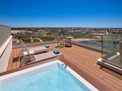 Universal Romantica - 77