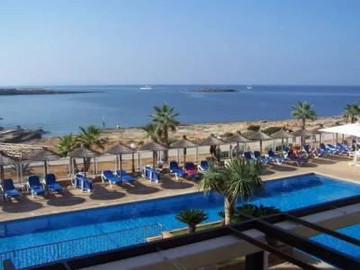 Universal Romantica - 16