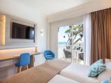 Double room with partial sea view